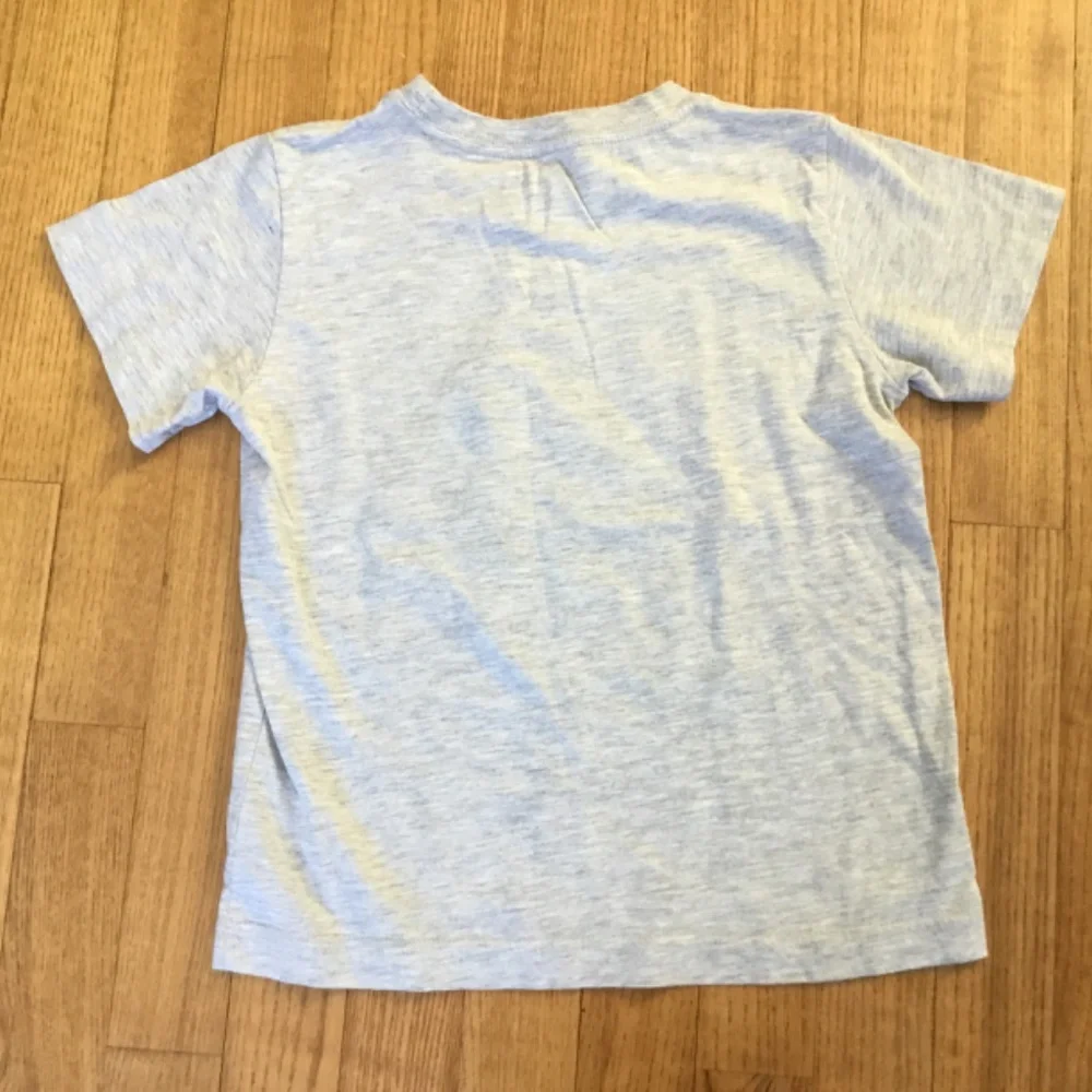 Boy’s 6 Nike T-shirt Running Sprinting “Beat The Clock” gray, orange athletic